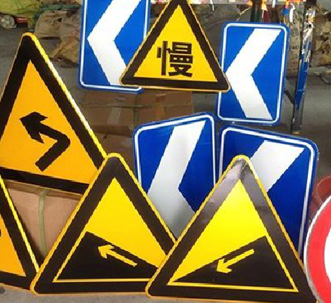 澄江标识标牌中颜色的确定是很重要的。